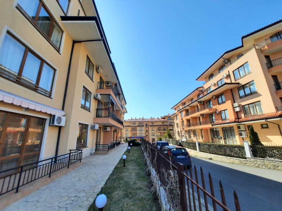 Menada Sky Dreams Apartment Sveti Vlas Exterior photo